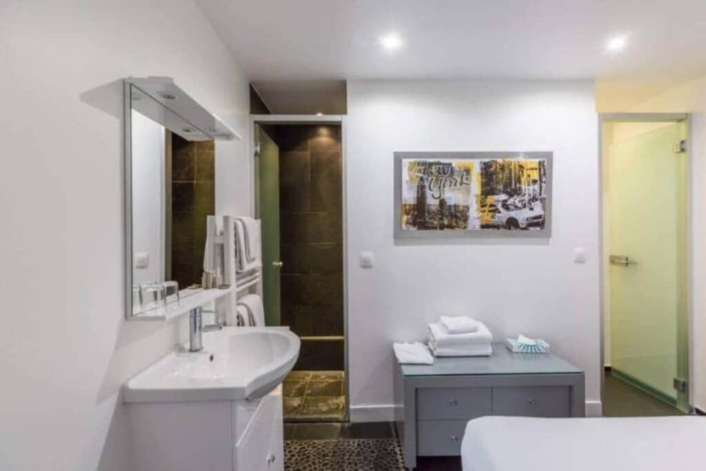 Appartement Cosy Pres Du Marais Parigi Esterno foto